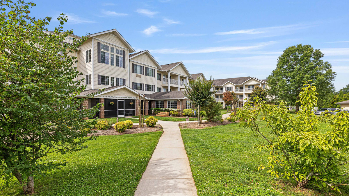 Exterior view of Oak Park Retirement Gracious Retirement Living
